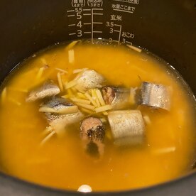 サンマの醤油煮の缶詰で作る炊き込みご飯 レシピ 作り方 By みひろれいか 楽天レシピ サンマの醤油煮の缶詰で作る炊き込みご飯 レシピ 作り方 By みひろれいか 楽天レシピ